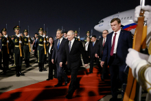 Putin prispel na Kitajsko. Vezi med Moskvo in Pekingom označil za 