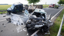 Schwerer Unfall: Autos stoßen frontal zusammen – sechs Menschen verletzt