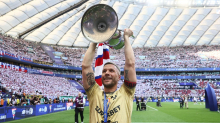 „Jetzt kaufe ich den Rest“: Diesen Fußballclub will Lukas Podolski kaufen