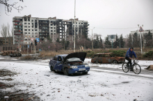 ZN: V Ukrajini je bilo od začetka vojne ubitih najmanj 15.850 civilistov, tudi 791 otrok
