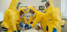 Ebola-Patienten in Deutschland: »Besonders sensibel ist das Ausziehen des Anzugs«