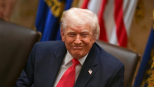 Trump: S Iranom smo v »zadnjih fazah«; nafta navzdol za 6%