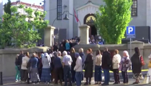 Vernici od jutros u redovima čekaju da se poklone pojasu Presvete Bogorodice: Molitveni početak slave Beograda, evo kuda će se kretati večerašnja litija (FOTO)