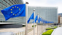 Shock energetico, l’Ue vede nero. Per l’Italia crescita quasi dimezzata e inflazione al 3,2%