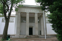 Nemški paviljon v Benetkah - nekateri bi ga porušili, za druge je dobrodošel izziv