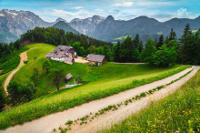 Solčavska panoramska pot vabi z izjemnimi razgledi in legendami