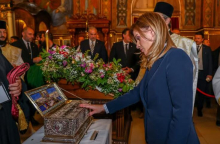 SAČUVAJ NAM SRBIJU, PRESVETA BOGORODICE, DA OSTANEMO DOSTOJNI PREDAKA: Ministarka Stamenkovski se pomolila pred pojasom Presvete Bogorodice