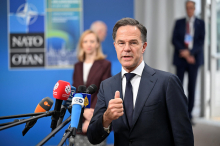 Mark Rutte: Nato dolgoročno ostaja zavezan zmanjševanju odvisnosti od ZDA