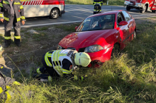 Zwei Kinder verletzt: Autofahrt bei Grafendorf endete im Straßengraben