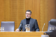 Šutarjev zakon je po oceni vladnega strokovnega sveta aktiviral institucije, ni pa jih stabiliziral