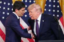 Warsh nun offiziell an der Spitze: „Machen Sie einfach Ihr eigenes Ding“: Trump vereidigt neuen Fed-Chef