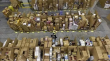 E-commerce, scatta la stretta Ue sui pacchi sotto i 150 euro: arriva il dazio fisso di 3 euro