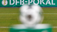 Großaspach holt den Cup: Kickers-Fans sorgen für Spielunterbrechung im Pokalfinale