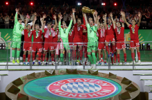 Kane s hat-trickom zagotovil Bayernu prvo dvojno krono po šestih letih