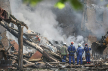 V obsežnih ruskih napadih na Kijev ubiti štirje ljudje. Rusija potrdila uporabo rakete orešnik.