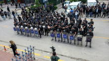 Nach gerichtlicher Absetzung von CHP-Spitze: Türkische Polizei stürmt Sitz der Opposition