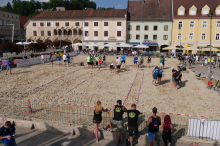 Bald verwandelt sich der Brucker Hauptplatz wieder in eine Sandkiste