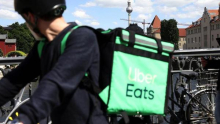 Uber želi prevzeti nemškega dostavljavca Delivery Hero