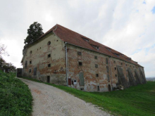 Skoraj leto dni na mrtvi točki: Ptuj zahteva takojšnjo objavo razpisa za prenovo grajske žitnice