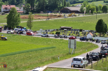 Paar wird bei Motorradunfall gegen Friedhofsmauer geschleudert