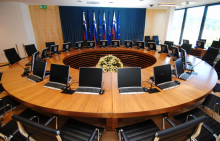 Pogovori o kandidatih za ministre še potekajo, kot novi direktor Ukoma se omenja Sebastjan Jeretič