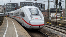 Verdächtiger Gegenstand im Zug: Polizei evakuiert ICE im Ulmer Hauptbahnhof - keine Gefahr