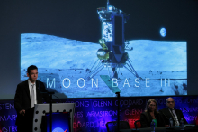 Nasa načrtuje, da bodo ljudje že čez nekaj let lahko prebivali na Luni
