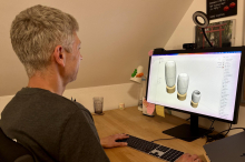Wie ein IT-Experte Holz und Recyclingmaterial zum Leuchten bringt