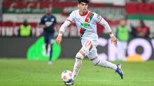 Neuer Vertrag bis 2031: FC Augsburg zieht Kaufoption bei portugiesischem Stürmer