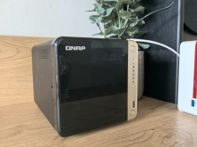 QNAP TS-464 na testu: NAS, ki ni več samo omrežni disk, ampak majhen domači strežnik