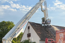 St. Oswald bei Plankenwarth: Hausbesitzer bemerkten Dachstuhlbrand, Feuer war rasch gelöscht