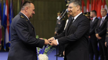 Milanović odlikovao pripadnike OSRH-a, uručio je i promaknuća