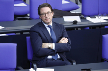 Vorwurf der Falschaussage: Deutsches Maut-Debakel: Ex-Minister muss sich vor Gericht verantworten