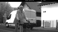 Im richtigen Moment: Seniorin mit Rollator von Polizei „geblitzt“
