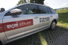 Ausländische Scheingründer: Finanzpolizei: Sozialbetrug mit 200 Briefkastenfirmen aufgeflogen
