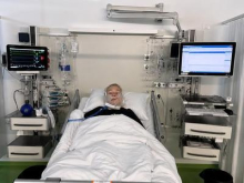 Huda nesreča zmagovalke Angliruja: več zlomov obraznih kosti in zlom rame