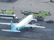 Four passengers pass out aboard sweltering plane often used for ICE deportations