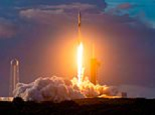 Send your shares to the moon with SpaceX