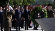 FOTO Plenković i Jandroković položili vijence kod Spomenika domovini za Dan državnosti