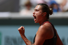 Arina Sabalenka prestala težke trenutke v drugem nizu - v osmini finala proti Naomi Osaki