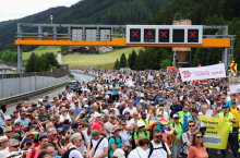 Na protestu na cesti čez prelaz Brenner več tisoč ljudi pozvalo k zmanjšanju tranzitnega prometa