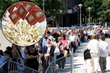 Srbija ne pamti ovakvo poklonjenje: Podeljeno čak 400.000 trakica osveštanih na pojasu Bogorodice, stižu nove dopune iz Vatopeda