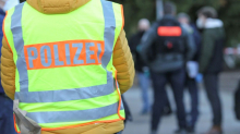 Passant in Köln durch Schüsse aus Auto verletzt - außerdem Explosion an Shishabar