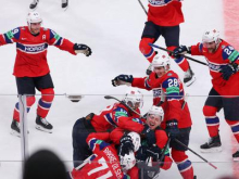 Norvežani najprej zapravili veliko vodstvo, v podaljšku pa spisali zgodovino