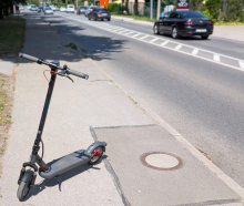 Test INVANTI 5TH WHEEL V40Pro: udobna mestna vožnja z nekaj presenetljivimi dodatki