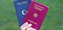 Einbürgerung: Fast alle neuen Staatsbürger entscheiden sich für Doppelpass