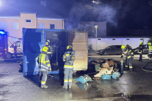 25 Helfer im Einsatz: Müll-Lagerplatz in Kärnten in Vollbrand