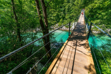 Soča-Tal : Urlauberkind (8) stürzt von Fußgängerbrücke in die Tiefe 