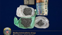 Policija u Splitu uhitila mladića (21): U stanu mu našli više od tisuću tableta ecstasyja i kokain