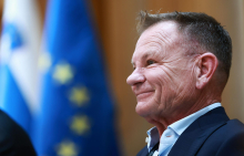 Matoz potrjen: V javnem sektorju bi bilo treba za več poklicnih skupin urediti ločene plačne sisteme